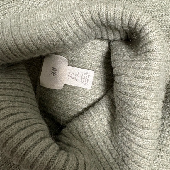 H&M Sage Green Knit Sweater - Picture 3 of 3